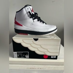 9.5 Jordan 2 “Chicago” Retro 2022